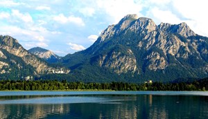 Forggensee met bergen ©Füssen Tourismus und Marketing